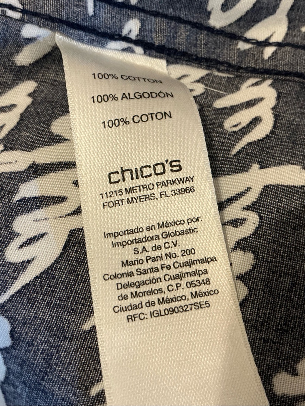 Chico’s Button Up Shirt No-Iron All over Print Coup de Foudre Navy White - Picture 12 of 13